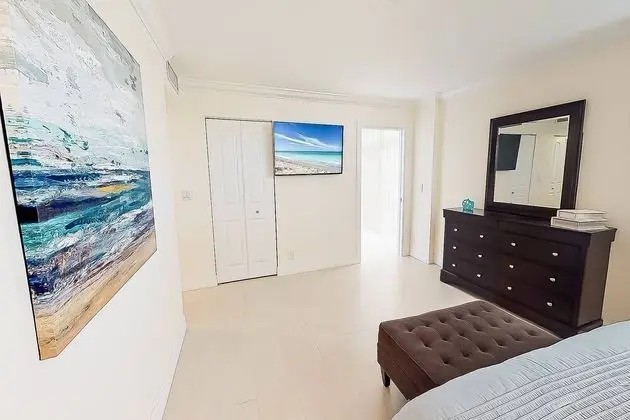 Daire (Harbor Towers Modern 3BR with den)