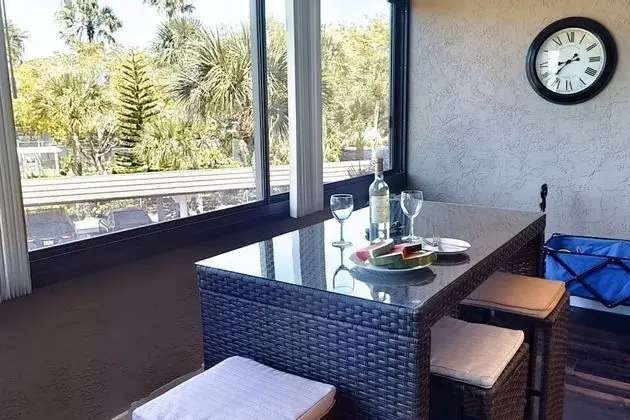Daire (Harbor Towers Renovated 2nd Floor Sui)