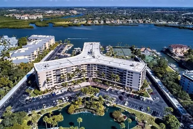 Daire (Harbor Towers Renovated 2nd Floor Sui)