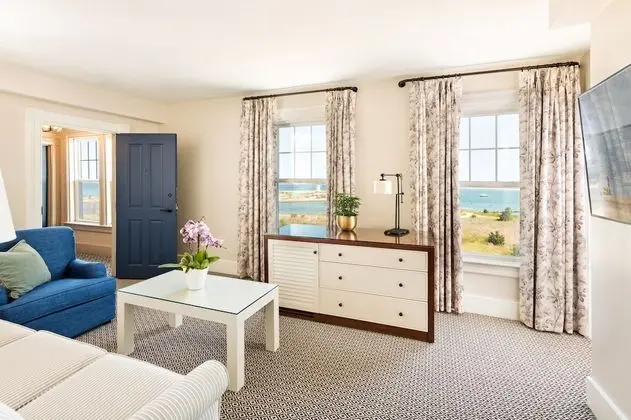 Historic 1 Bedroom Suite Ocean View