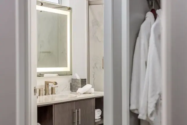 Deluxe Oda, 2 Büyük (Queen) Boy Yatak