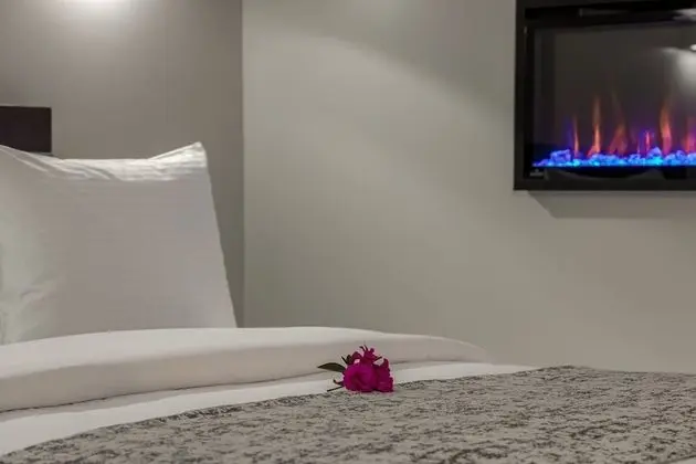 Premium Oda, 1 Büyük (Queen) Boy Yatak