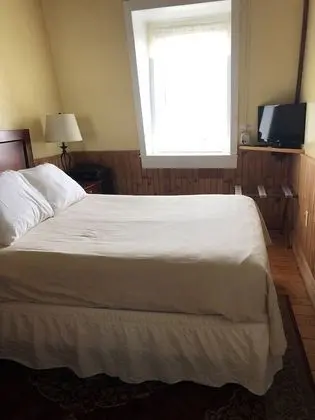 Basic Tek Büyük Yataklı Oda