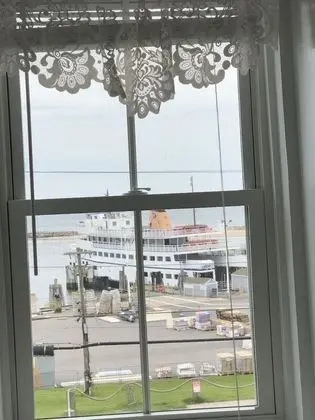 Basic Tek Büyük Yataklı Oda