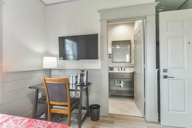 Traditional Tek Büyük Yataklı Oda