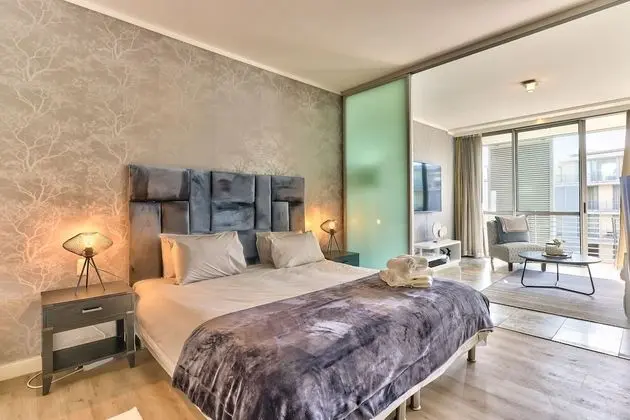 Luxury Tek Büyük Yataklı Oda