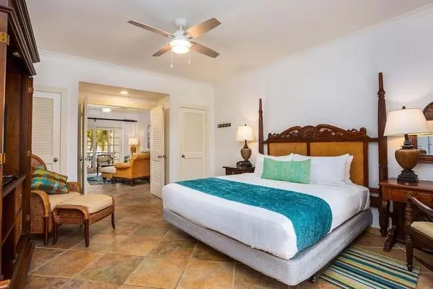 Beachfront One Bedroom Suite, Upstairs