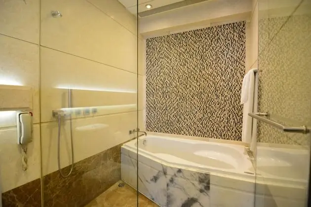 Club Deluxe Room - Harbour View