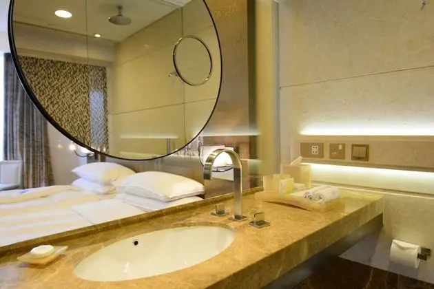 Club Deluxe Room - Harbour View