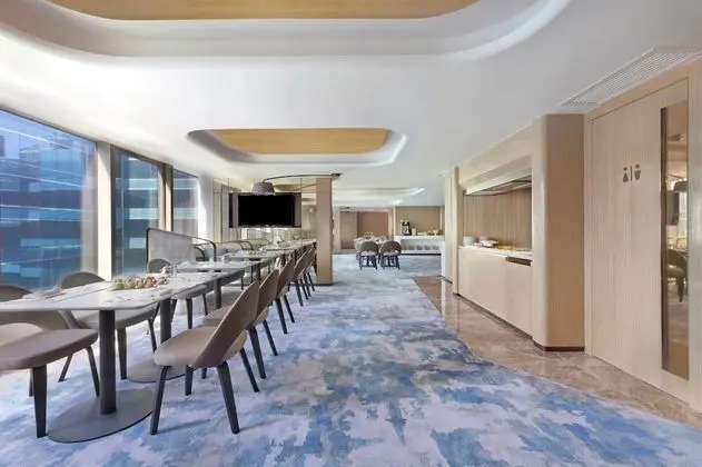 Basic Oda, Business Dinlenme Salonu Kullanımı, Avlu Manzaralı