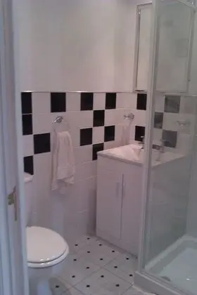 İki Ayrı Yataklı Oda, Banyolu/Duşlu