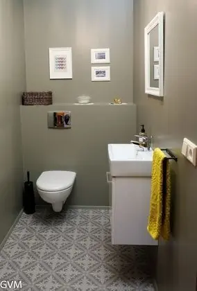 Tek Kişilik Oda, Ortak Banyo