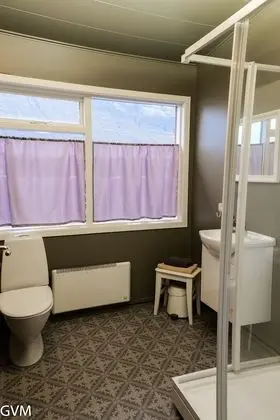 Tek Kişilik Oda, Ortak Banyo