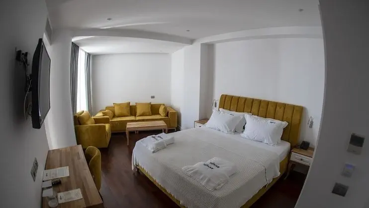 Deluxe Üç Kişilik Oda