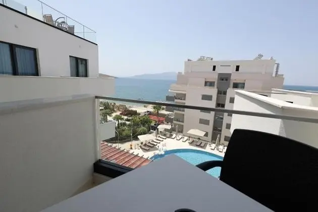 Deluxe Üç Kişilik Oda