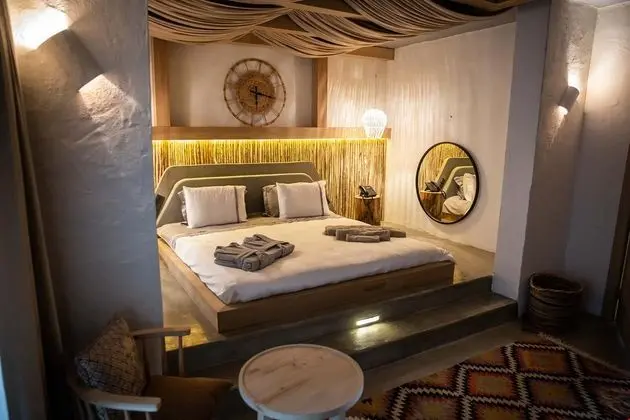 Deluxe Private Pool Rooms