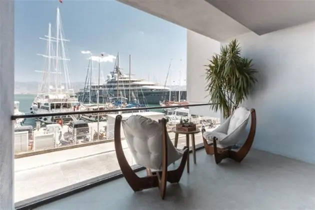 Deluxe Private Pool Rooms