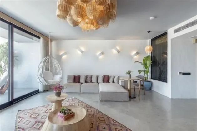 Deluxe Private Pool Rooms