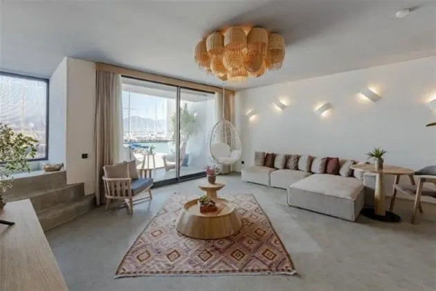 Deluxe Private Pool Rooms