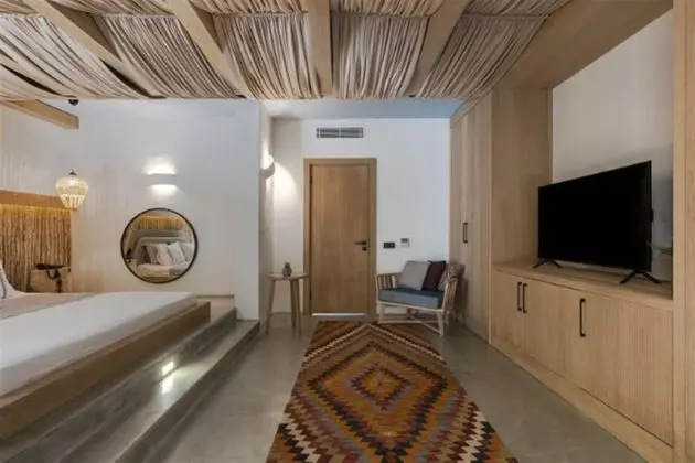 Deluxe Private Pool Rooms