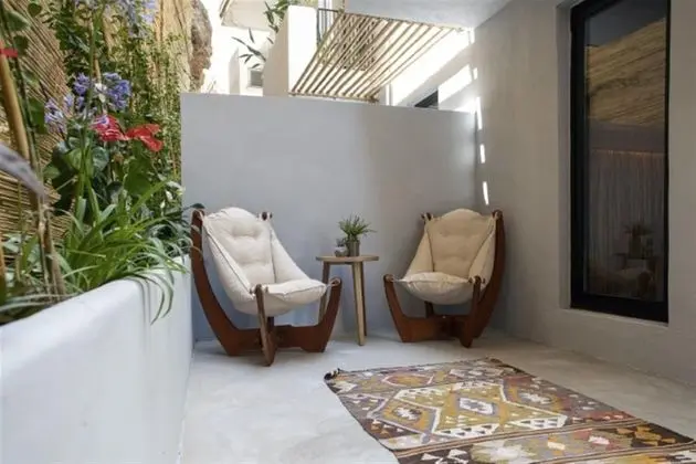 Deluxe Private Pool Rooms