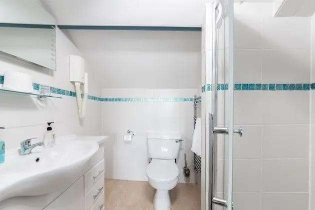 Tek Büyük Yataklı Oda, Banyolu/Duşlu, Liman Manzaralı