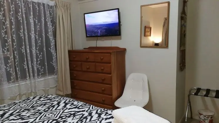 Tek Büyük veya İki Ayrı Yataklı Oda, Ortak Banyo, Bahçe Manzaralı (# 3)