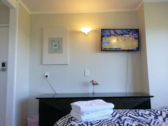 Tek Büyük Yataklı Oda, 1 Çift Kişilik Yatak, Ortak Banyo, Liman Manzaralı (# 2)