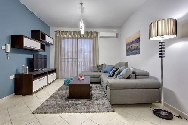 Apart Daire, 2 Yatak Odası, Balkon, Liman Manzaralı