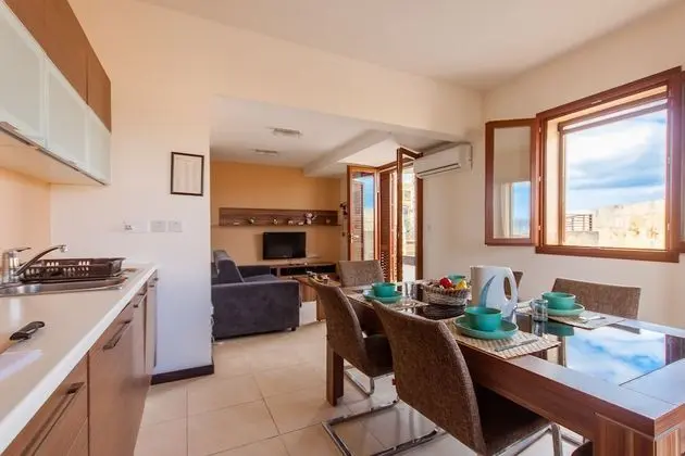 Family Ev, Birden Çok Yatak, 2 Banyolu, Bahçeli (Harbour Views Gozitan Villa + Shared)