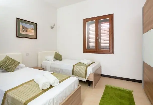 Family Ev, Birden Çok Yatak, 2 Banyolu, Bahçeli (Harbour Views Gozitan Villa + Shared)