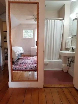 Standard Oda, 1 En Büyük (King) Boy Yatak, Özel Banyo (Room 15)