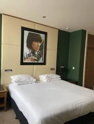 Classic Tek Büyük Yataklı Oda
