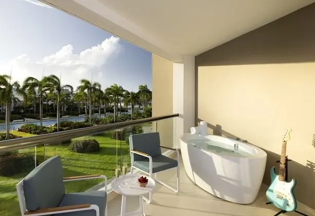 Süit, Birden Çok Yatak (Caribbean with Double Beds & Sofa bed)