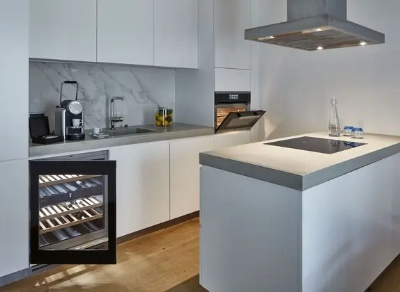 Studio Suite King Silver