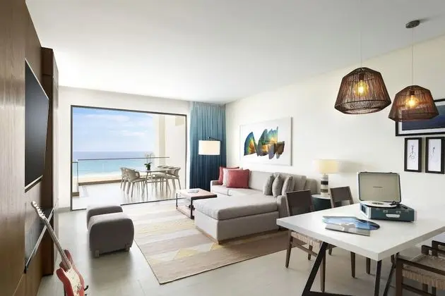 Rock Suite Ocean View ( One Bedroom ) with Personal Assistant