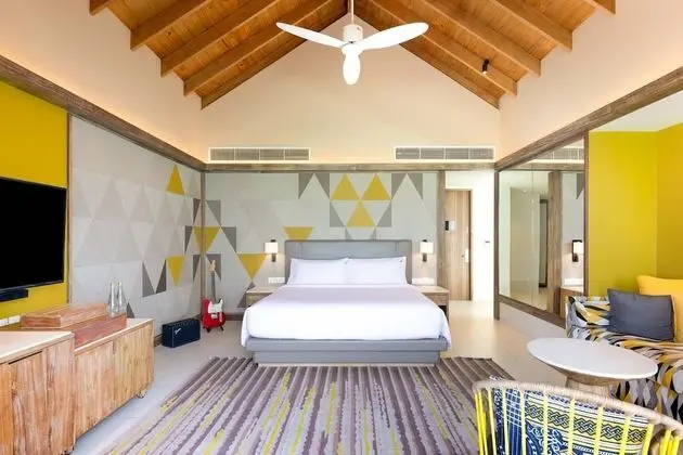 Luxury Villa, 1 En Büyük (King) Boy Yatak ve Çekyat (Platinum Overwater Private Pool Villa)