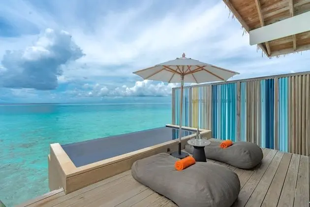 Signature Villa, 1 En Büyük (King) Boy Yatak ve Çekyat (Diamond Overwater Private Pool Villa)