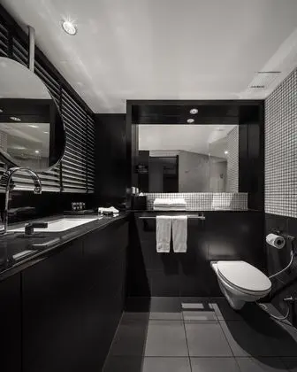 Rock Royalty, Non Smoking, City View