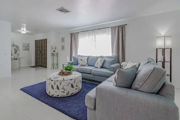 Ev (Hardee House in Gulf Gate Neighborhoo)