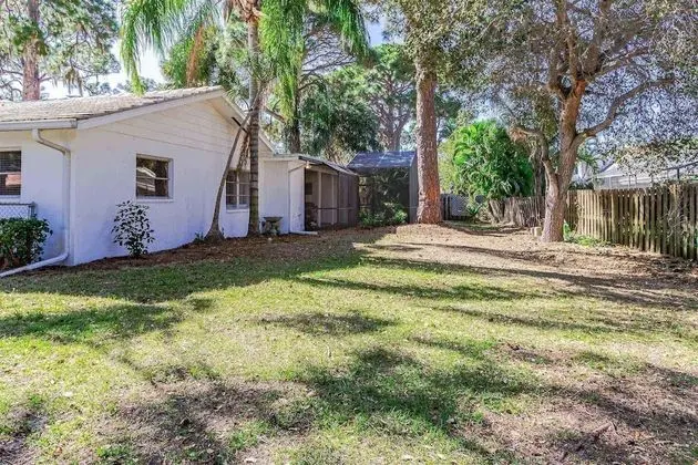 Ev (Hardee House in Gulf Gate Neighborhoo)