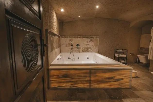 Deluxe Suite,    , Jakuzili