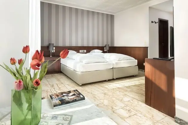 Tek Büyük Yataklı Oda