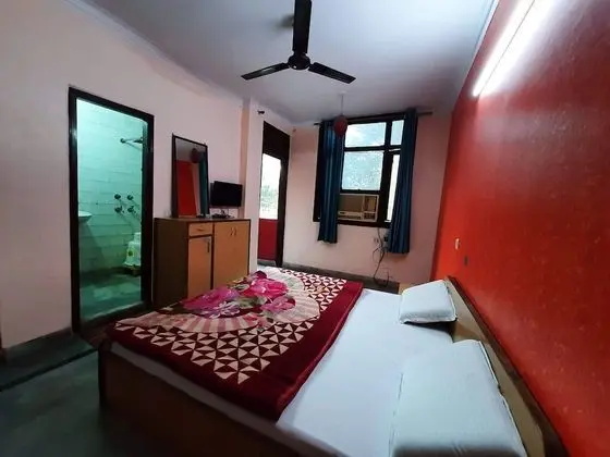 Basic Tek Büyük Yataklı Oda (Fan)