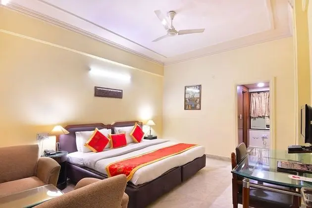 Deluxe Room with Fish Aquarium