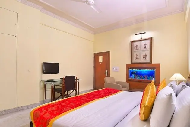 Deluxe Room with Fish Aquarium