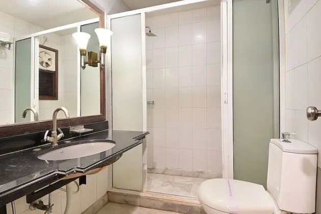 Deluxe Room with Fish Aquarium