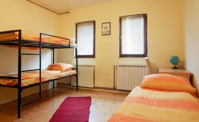 Ortak Ranzalı Oda, Karma Ranzalı Oda (Bed in 6 Bed Dormitory)