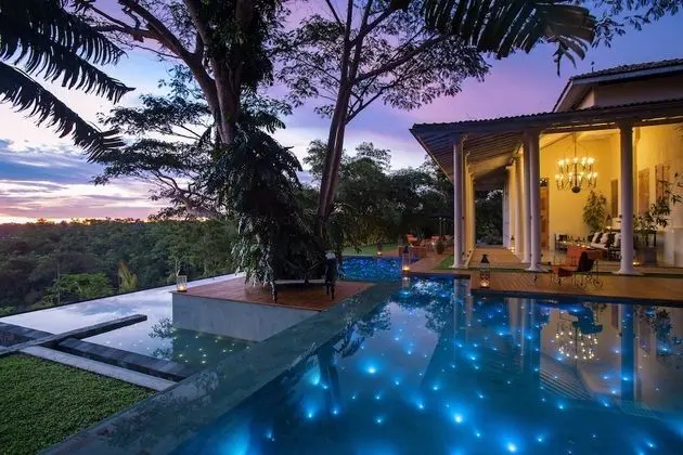 Two Bedroom Colonial Villa with Pool