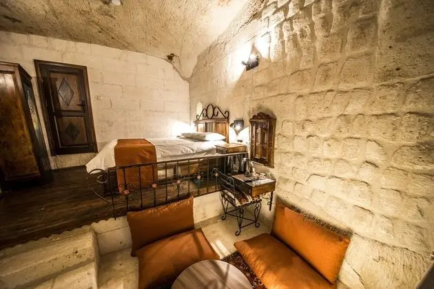 Cave Suite